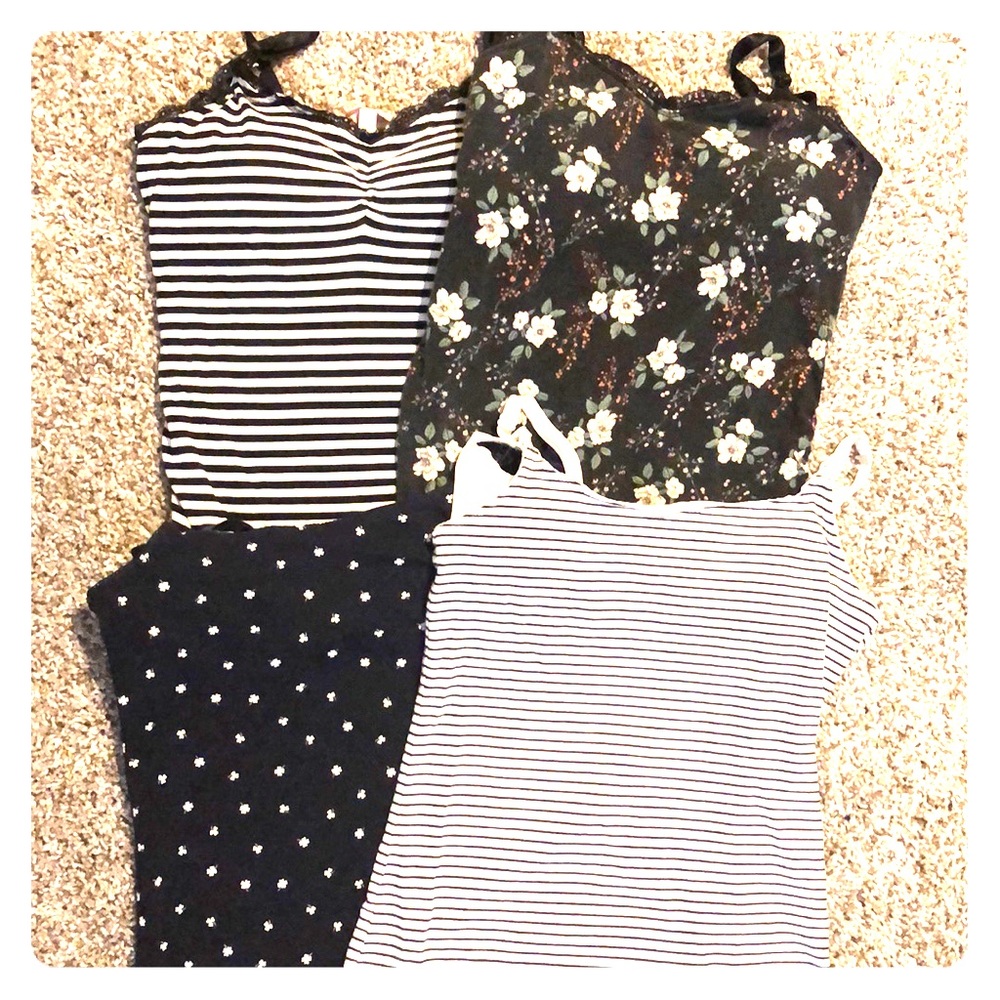 Set of 4 nursing tanks